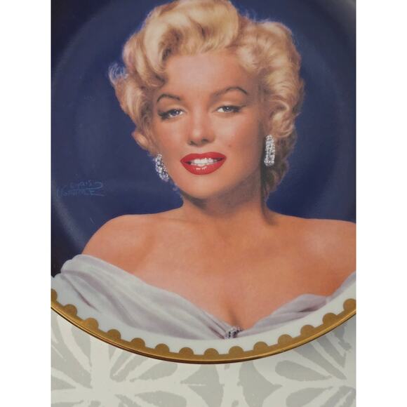 Vintage Marilyn Monroe “Sweet Sizzle” Collector Plate (1996) - Picture 6 of 12